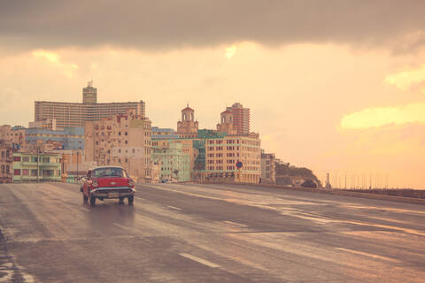 Malecon bei Sonnenuntergang, Havanna, Kuba, Westindien, Karibik, Mittelamerika, lizenzfreies Stockfoto