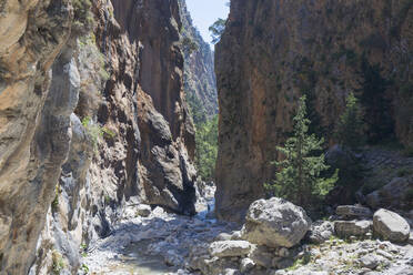 Die Eisernen Tore, engste Stelle der Samaria-Schlucht, Samaria-Nationalpark, Agia Roumeli, Chania, Kreta, Griechische Inseln, Griechenland, Europa - RHPLF11924