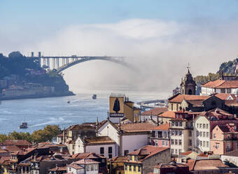 Blick auf die Arrabida-Brücke, Porto, Portugal, Europa - RHPLF11996