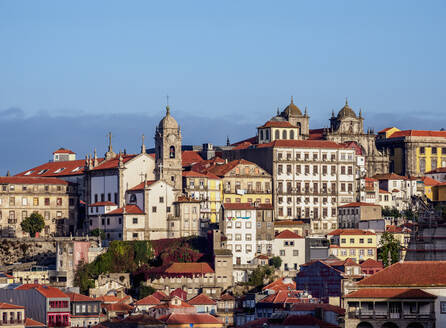 Blick auf die Kirche Nossa Senhora da Vitoria, Porto, Portugal, Europa - RHPLF11999