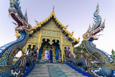Außenansicht des Wat Rong Suea Ten (Blauer Tempel) in Chiang Rai, Thailand, Südostasien, Asien - RHPLF12027