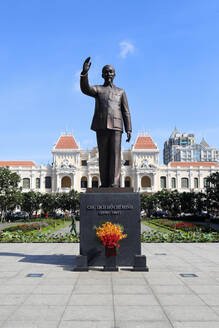 Bezirk 1, Ho-Chi-Minh-Statue und Rathaus, Ho-Chi-Minh-Stadt, Vietnam, Indochina, Südostasien, Asien - RHPLF12061