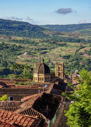Blick auf die Kathedrale La Inmaculada Concepcion, Barichara, Departement Santander, Kolumbien, Südamerika - RHPLF12174