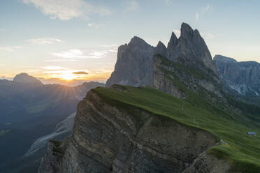 Seceda Berg bei Sonnenaufgang in Italien, Europa - RHPLF12219