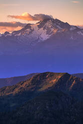 Berg Disgrazia bei Sonnenuntergang, Valgerola, Orobie Alpen, Valtellina, Lombardei, Italien, Europa - RHPLF12254