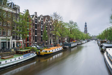 Niederlande, Amsterdam, Verschiedene Boote entlang des Stadtkanals - XCF00228