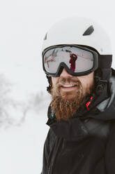 Man wearing ski goggles - JOHF01251