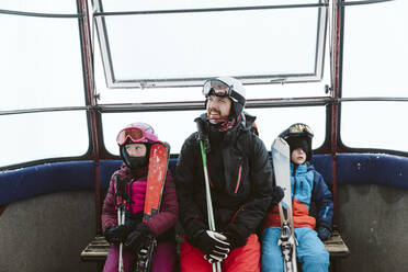 Family on ski lift - JOHF01255
