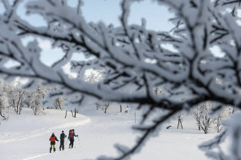 Menschen beim Skifahren, lizenzfreies Stockfoto