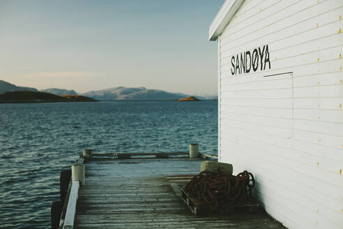 Gebäude auf See, Sandoya, Norwegen - JOHF01566