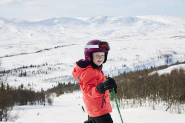 Boy skiing - JOHF01896