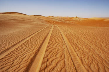 Sultanate Of Oman, Wahiba Sands, dunes in the desert - WWF05268