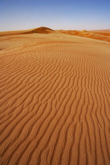 Sultanat Oman, Wahiba Sands, Gekräuselte Dünen in der Wüste - WWF05269