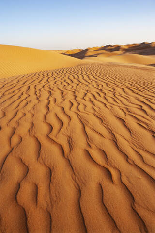 Sultanat Oman, Wahiba Sands, Dünen in der Wüste, lizenzfreies Stockfoto