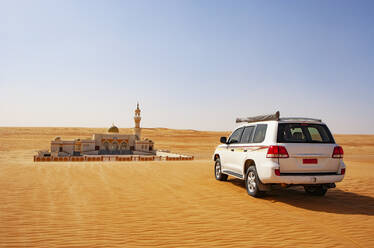 Mosque in the desert, Wahiba Sands, Oman - WWF05309