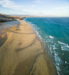 Panoramablick auf den Strand der Lagune von Sotavento auf Fuerteventura, Kanarische Inseln. - AAEF03900