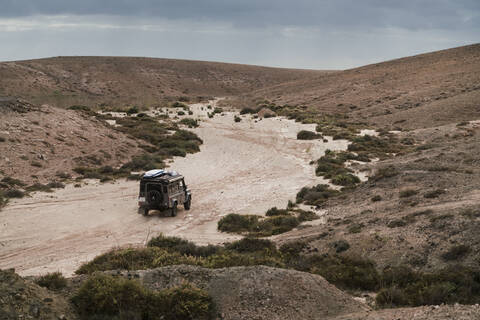 Überlandabenteuer mit einem 4x4 auf Fuerteventura, lizenzfreies Stockfoto