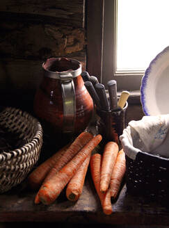 Farm Kitchen Window with Carrotts - CAVF64365