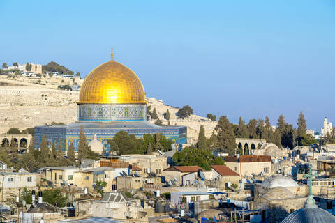 Felsendom und Gebäude in der Altstadt, Jerusalem, lizenzfreies Stockfoto