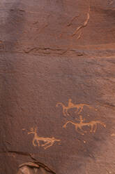 Prehistoric rock art carvings in Canyon de Chelly, Arizona. - CAVF64544