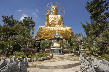 Goldene Buddha-Riesenstatue - CAVF64626