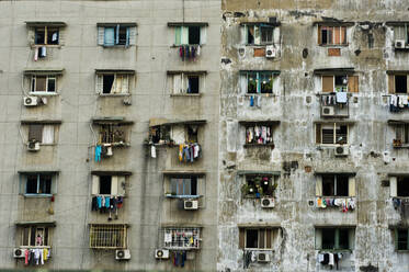 Slumgebäude am Stadtrand von Saigon - CAVF64632