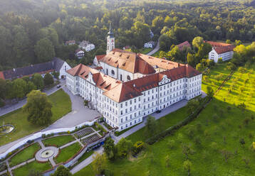 Deutschland, Bayern, Isartal, Luftbild der Abtei Schftlarn - SIEF09098