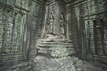 Ancestral rocks carved with hindu themes at Angkor Wat - CAVF64758