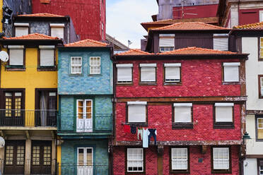 Portugal, Porto, Colorful houses in Ribeira Square - MRF02197