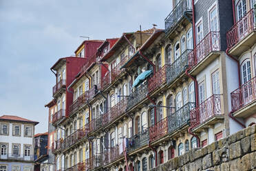 Portugal, Porto, Colorful houses in Ribeira Square - MRF02203