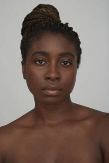 Porträt einer afrikanischen Frau - PGCF00031