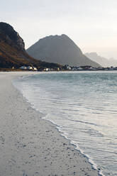 Blick auf den Sandstrand - JOHF02648