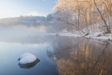 Fluss im Winter - JOHF03146