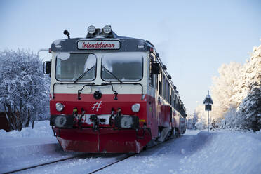 Zug im Winter - JOHF03192