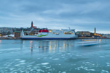 Ferry in harbour - JOHF03847