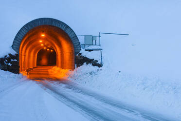 Eingang zum Tunnel - JOHF04103