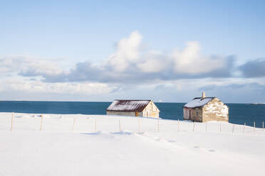 Wooden houses at sea - JOHF04138