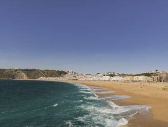 Blick auf den Strand, Nazare, Portugal - AHSF00929