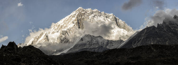 Lebuche und Nuptse Berge, Himalaya, Solo Khumbu, Nepal - ALRF01617