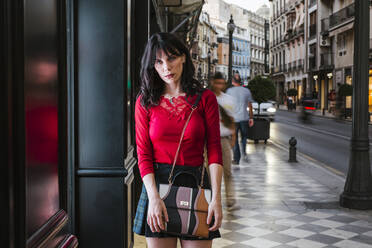 Portrait of a young woman in the city - LJF01067