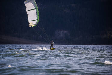 Kitesurfen, Squamish, Kanada - ISF22203