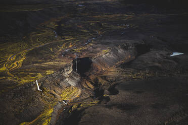 Luftaufnahme der Wasserfälle von Landmannalaugar, Island. - AAEF04610