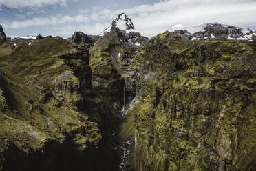 Luftaufnahme des Secret Waterfall, Island. - AAEF04626