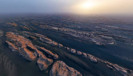 Luftaufnahme des nationalen Geoparks Dunhuang Yardang, China - AAEF04820