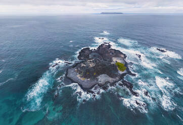 Luftaufnahme der Inselarchipele auf Galapagos. - AAEF04852