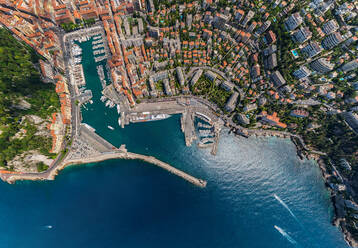 Luftaufnahme des Hafens von Nizza, Frankreich, von oben - AAEF04976