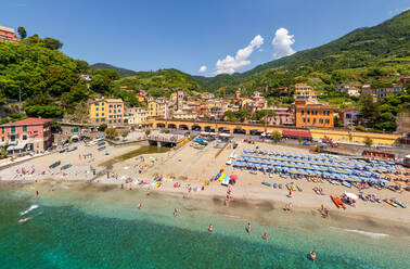 Luftaufnahme von Monterosso al Mare, Italien - AAEF04987