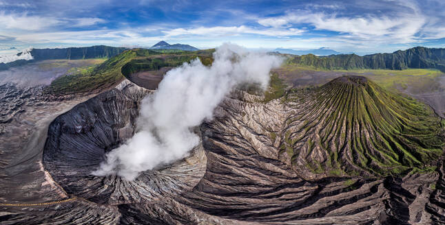 Luftaufnahme des Nationalparks Bromo Tengger Semeru, Indonesien - AAEF05073