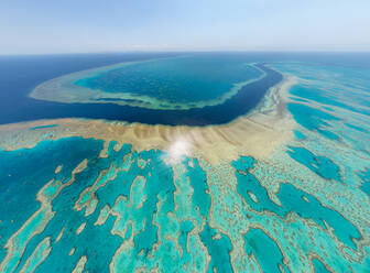 Luftaufnahme des Great Barrier Reefs, Australien - AAEF05116