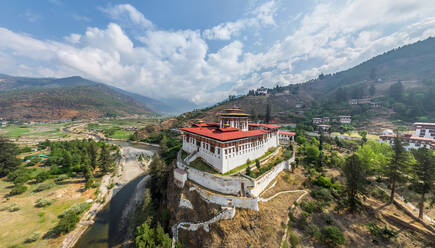 Luftaufnahme eines Klosters in Paro, Bhutan. - AAEF05166